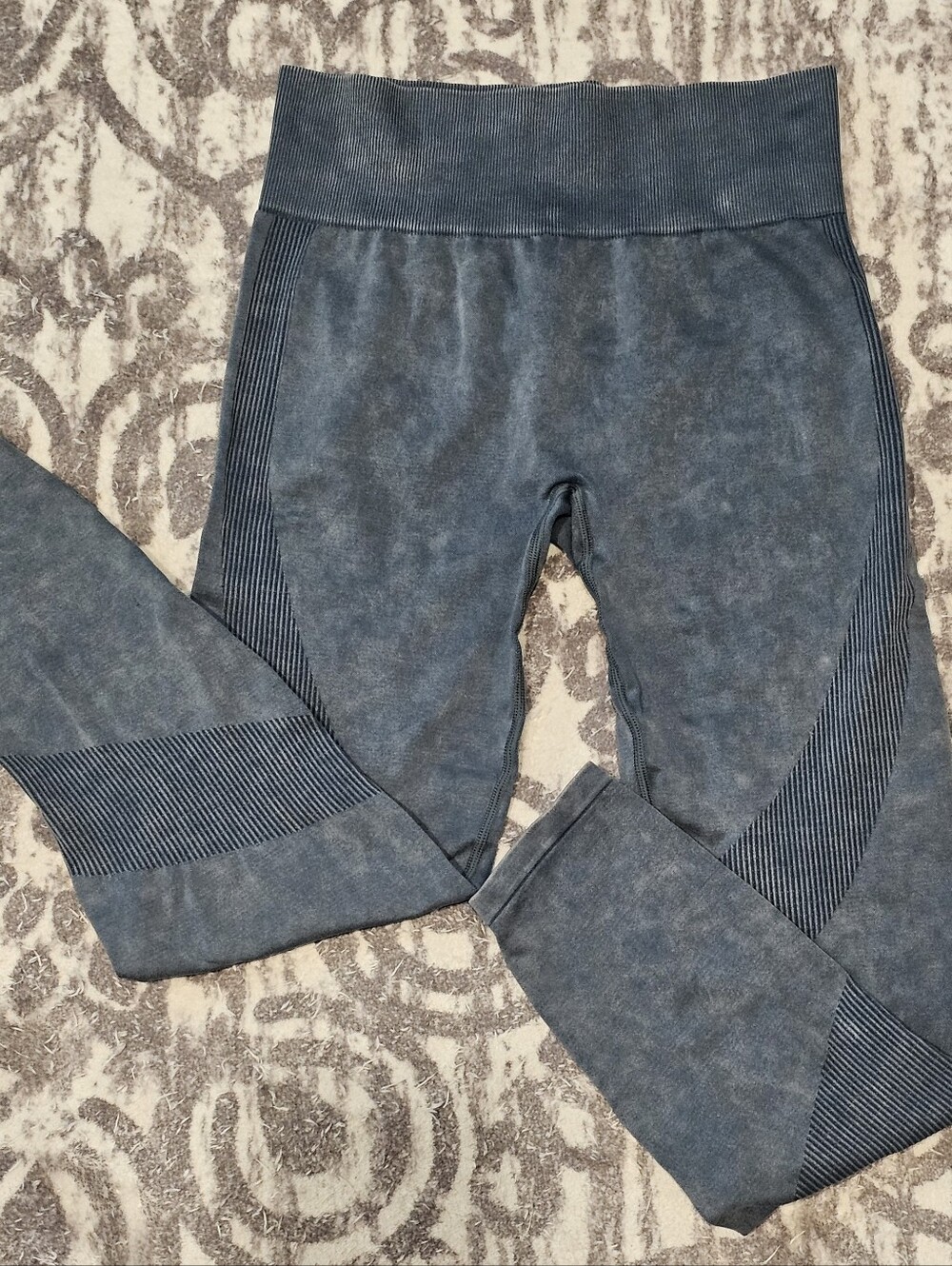 Victoria's Secret PINK Seamless Acid-Wash Contour Workout Leggings EUC Medium